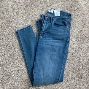 Levi’s Women’s Denizen High Rise Skinny Jeans -size 6